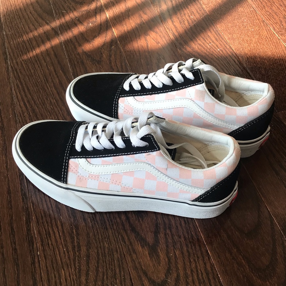 Pink and white checkered Old Skool platform vans